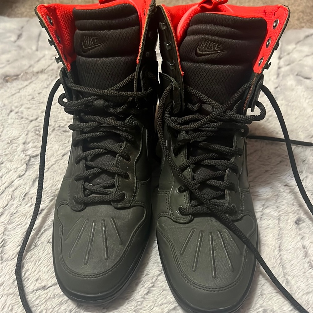 NIKE Dunk Sky HI 2.0 Reflective Waterproof Sneakerboot Women's 10